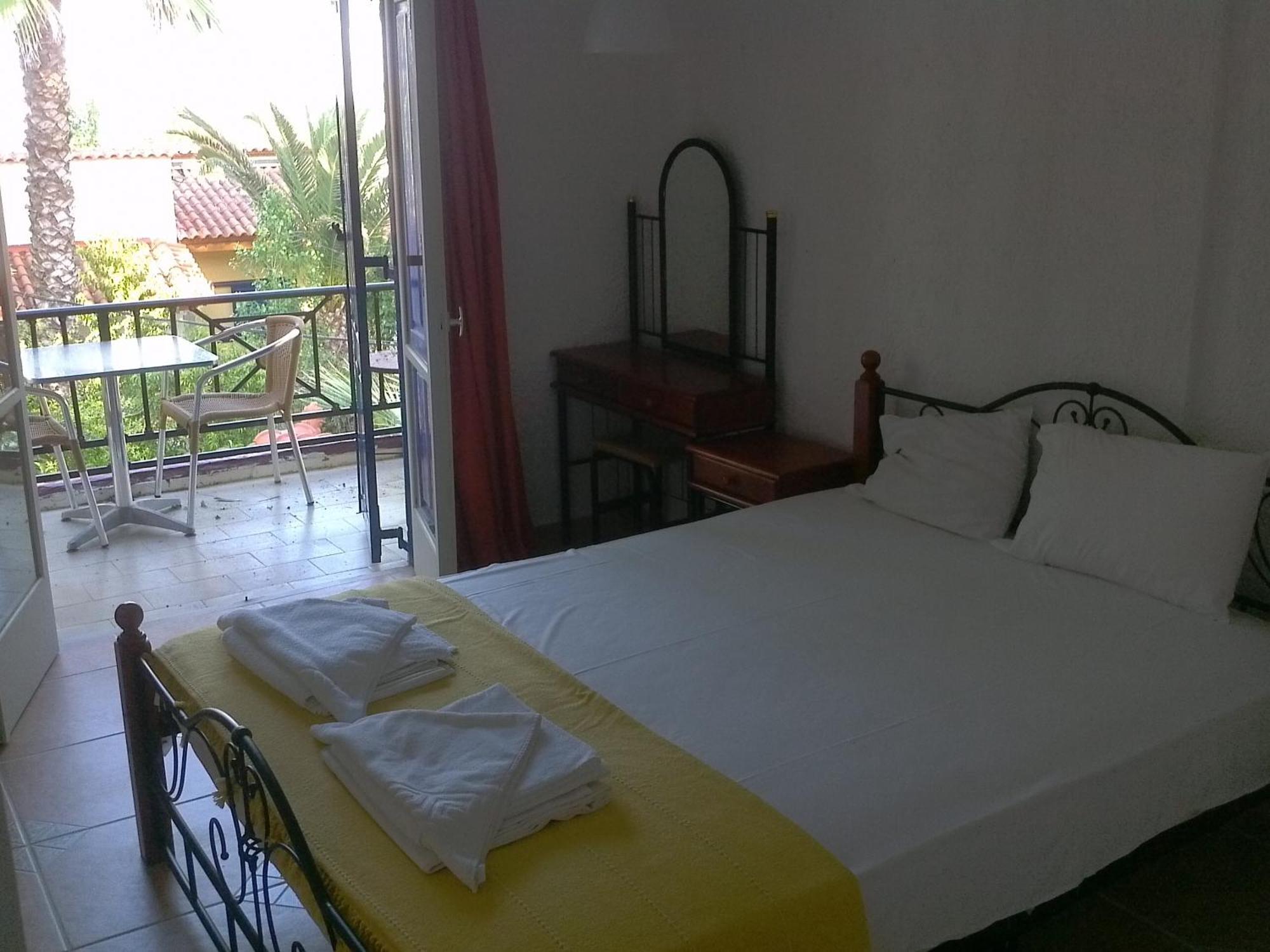 9 Musses Hotel Apartments Skala Mistegnon エクステリア 写真
