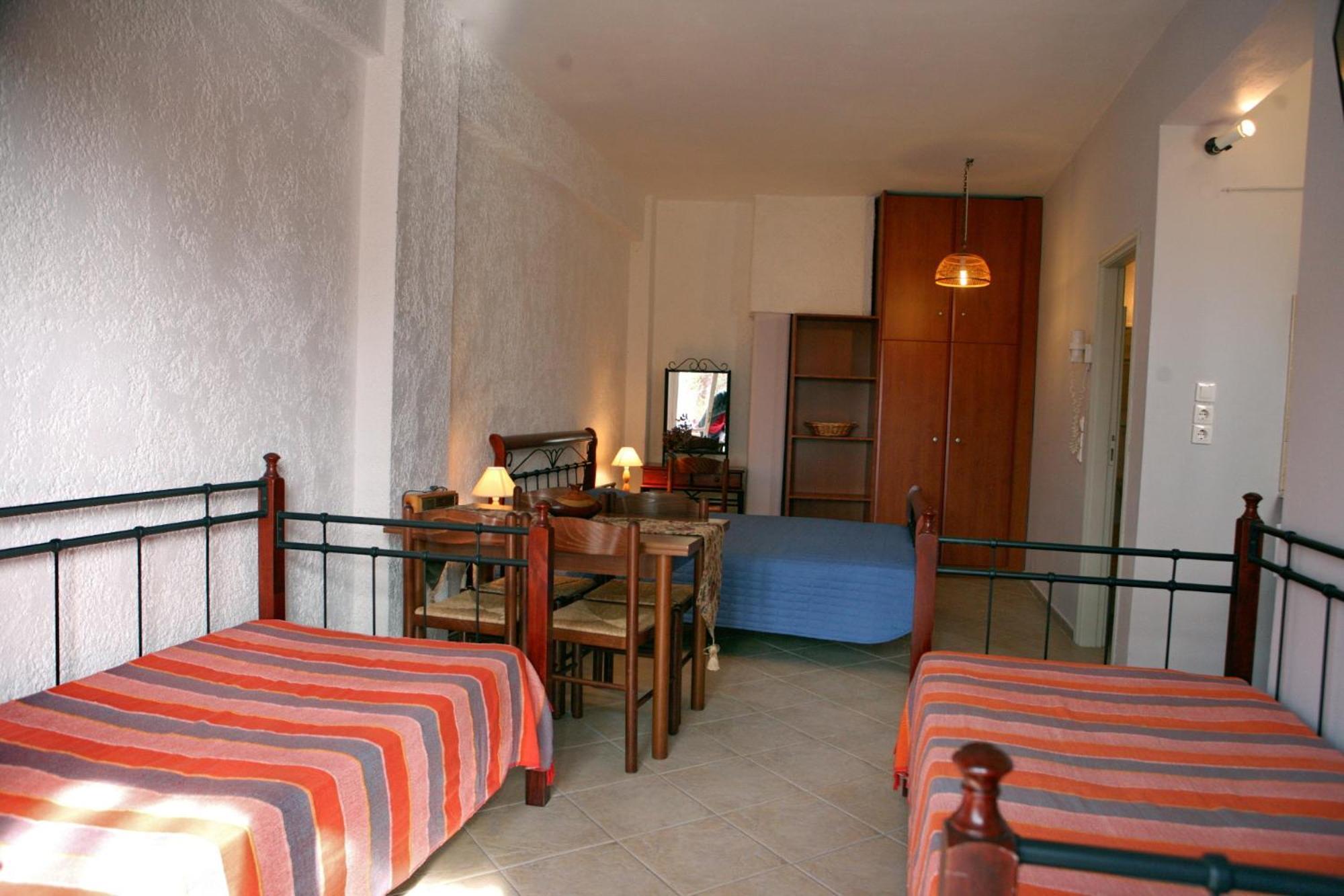 9 Musses Hotel Apartments Skala Mistegnon エクステリア 写真