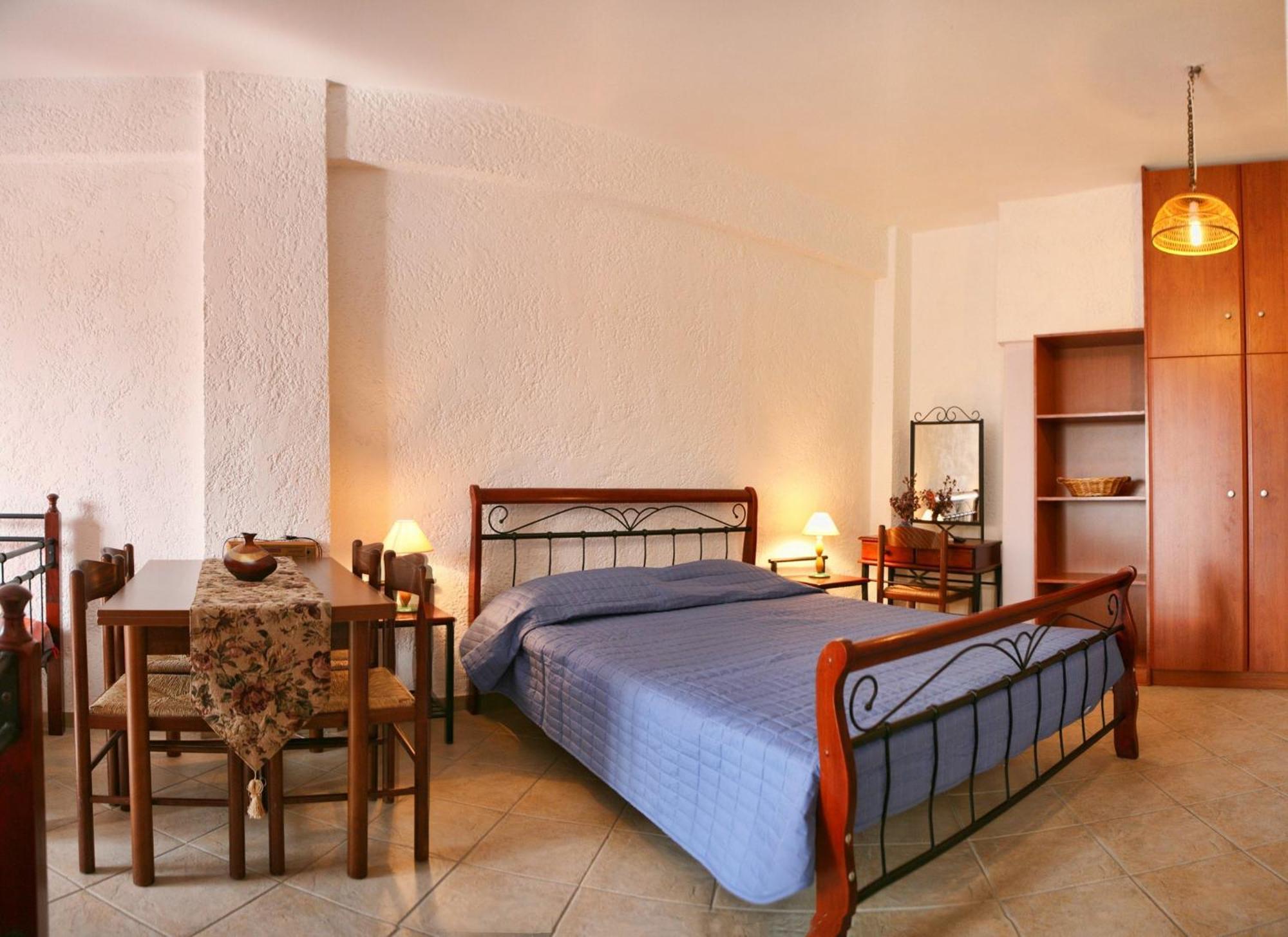 9 Musses Hotel Apartments Skala Mistegnon エクステリア 写真