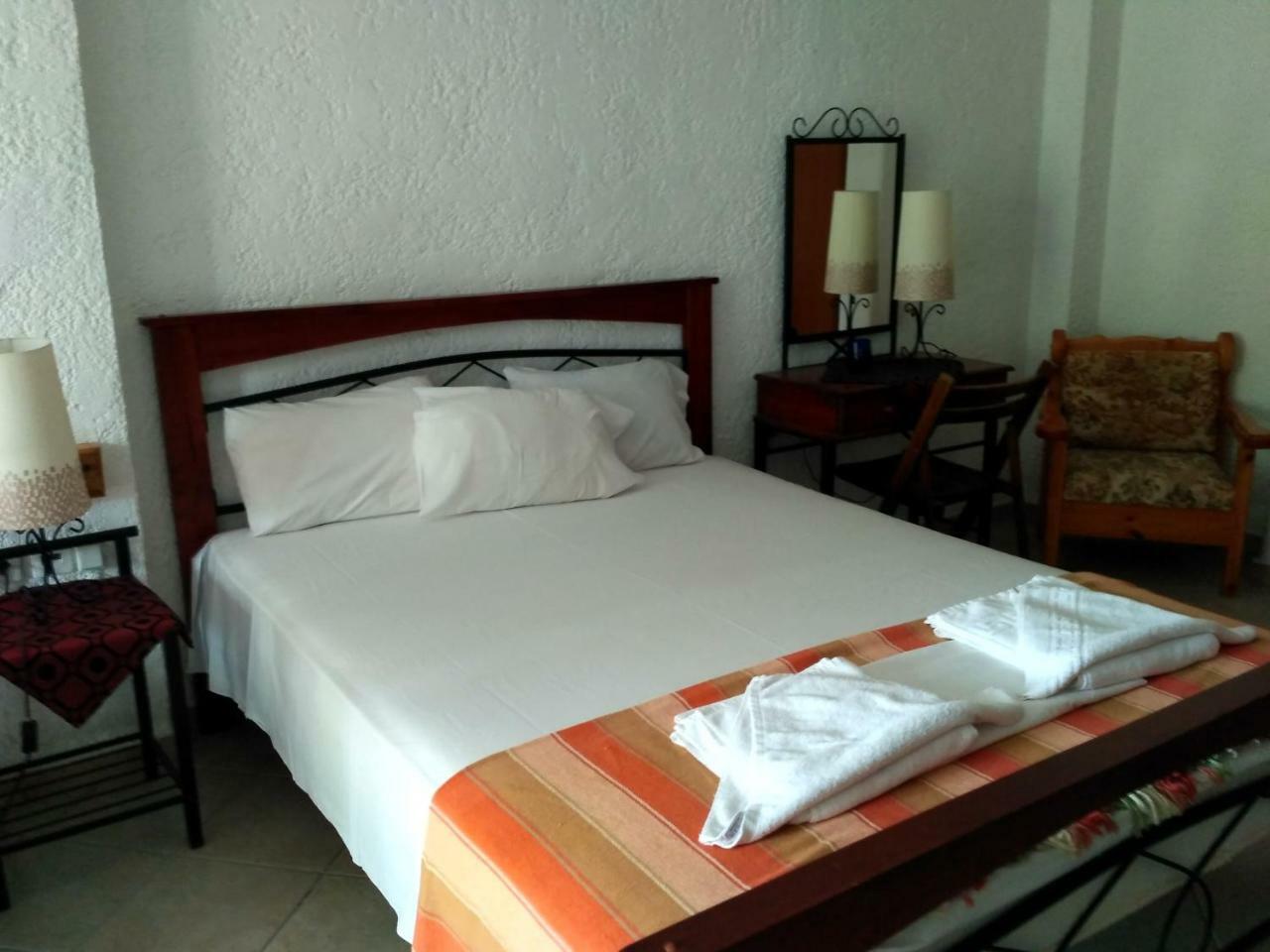9 Musses Hotel Apartments Skala Mistegnon エクステリア 写真