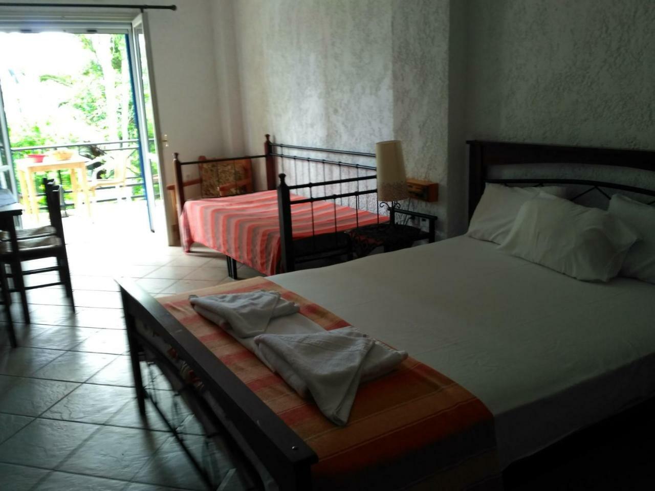 9 Musses Hotel Apartments Skala Mistegnon エクステリア 写真